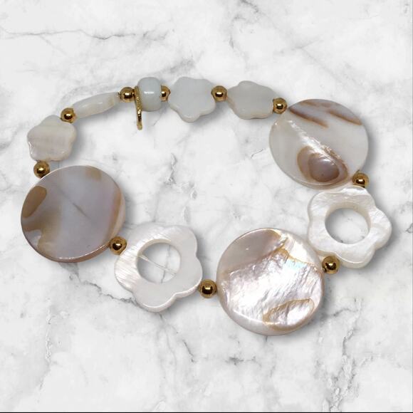 Handcrafted Natural Shell Bracelet Classic Unique Coastal Beachy Vibes Stretch - Picture 1 of 3